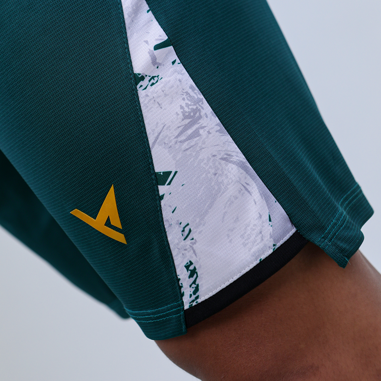 MANMOTH Collection TRẮNG
